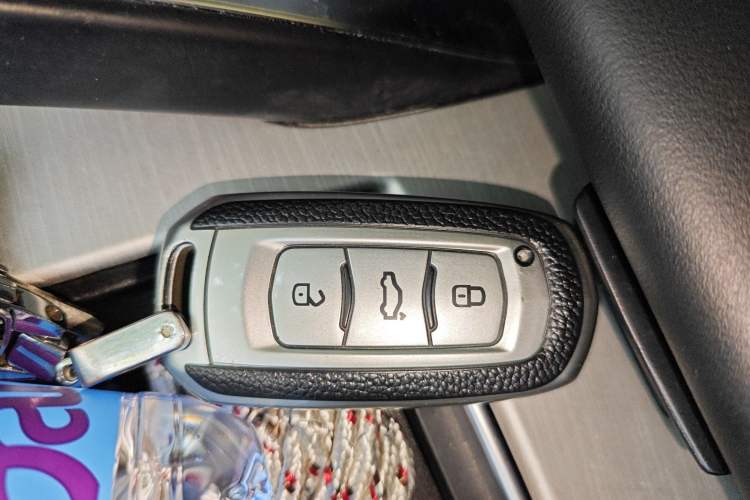 Used Geely Auto Emgrand X7 Sport 2020 1.8TD DCT Two-Wheel Drive Smart Connect 4G-Enabled Version