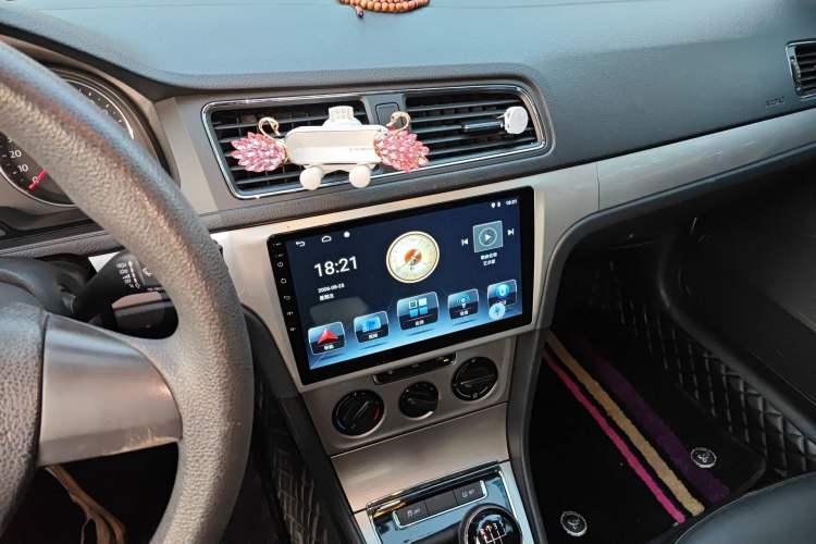 Used Volkswagen Lavida 2013 Revised Version 1.4 TSI Manual Comfort Edition Audio And AC Panel