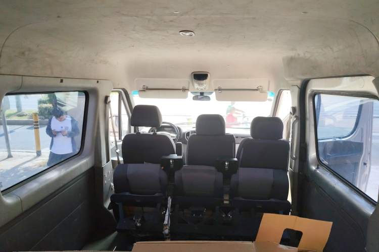 Used JAC Sunray 2017 2.0T Short-Wheelbase Mid-Roof Xingkuaiyun Multi-Purpose Commercial Vehicle