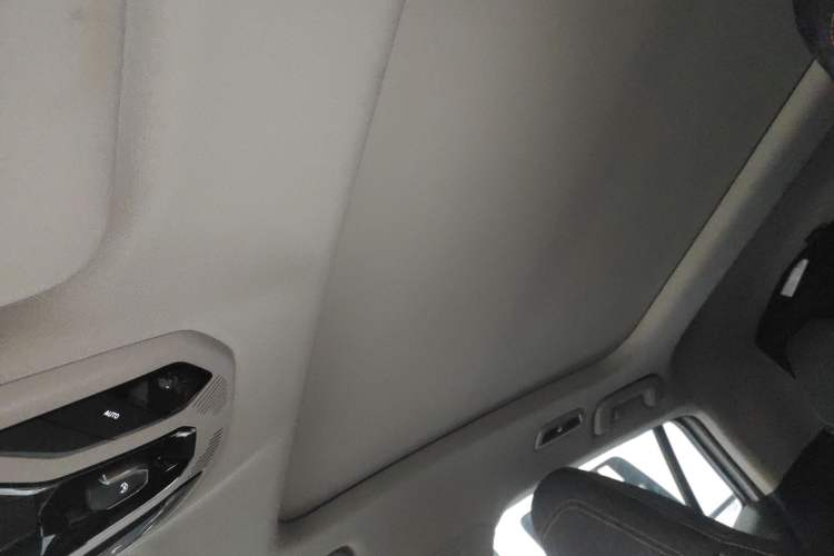 Used Lynk & Co 06 EM-P 2022 PHEV 84 km Range Pro Version Headliner