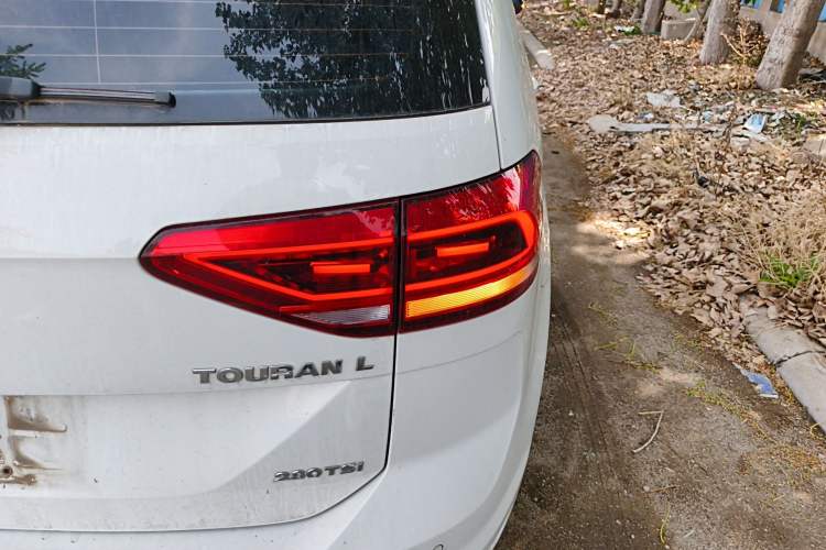 Used Volkswagen Touran 2018 Volkswagen Touran L 280TSI DSG Comfort Edition 7 Seats China V Emission Standard