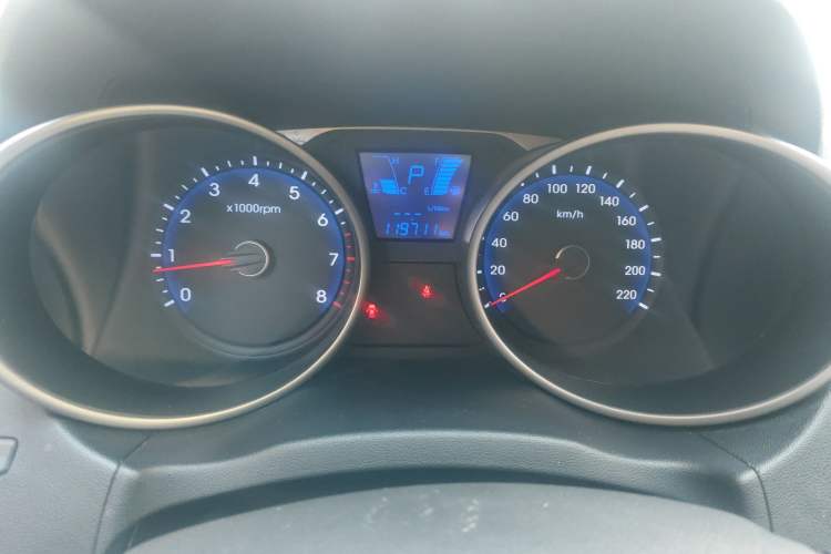 Used Hyundai ix35 2013 2.0L Automatic Two-Wheel Drive Smart GLS China IV Standard