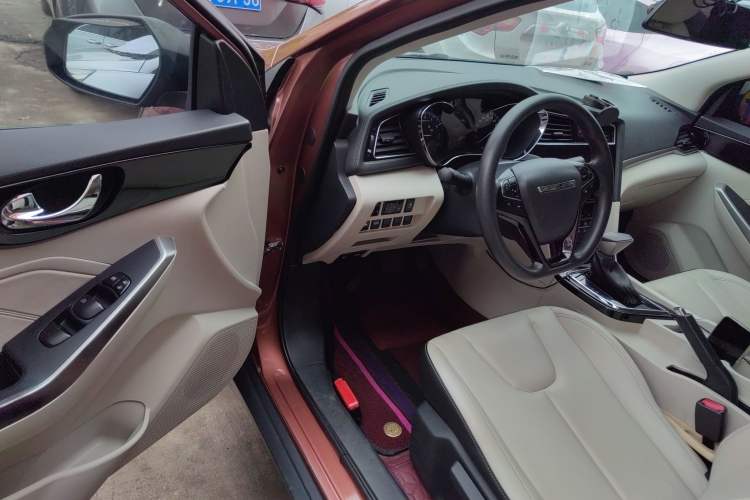 Used Venucia D60 2018 1.6L CVT Smart Connect Elite Edition