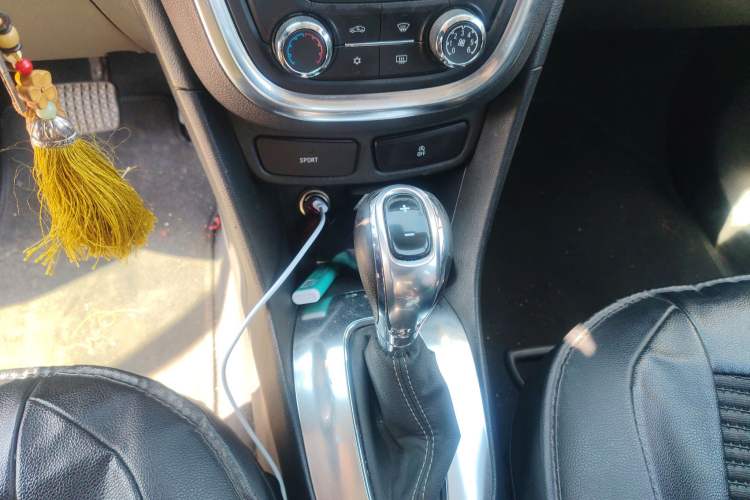 Used Buick Encore 2015 1.4T Automatic Two-Wheel Drive Urban Elite Version