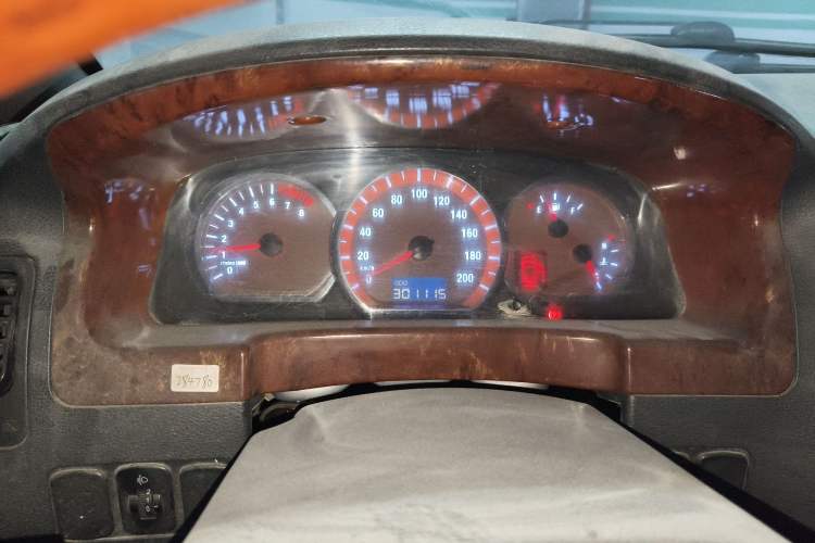 Used FORTHING Lingzhi 2014 M5 Q3 2.0L 7-seat Long-wheelbase Luxury Model