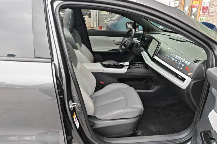 Used CHANGAN UNI-T 2023 Second-Generation 1.5T Prestige Model Right Front Seat