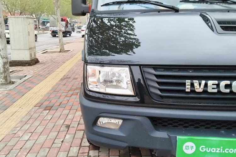 Used Iveco Daily  Right Front Headlight