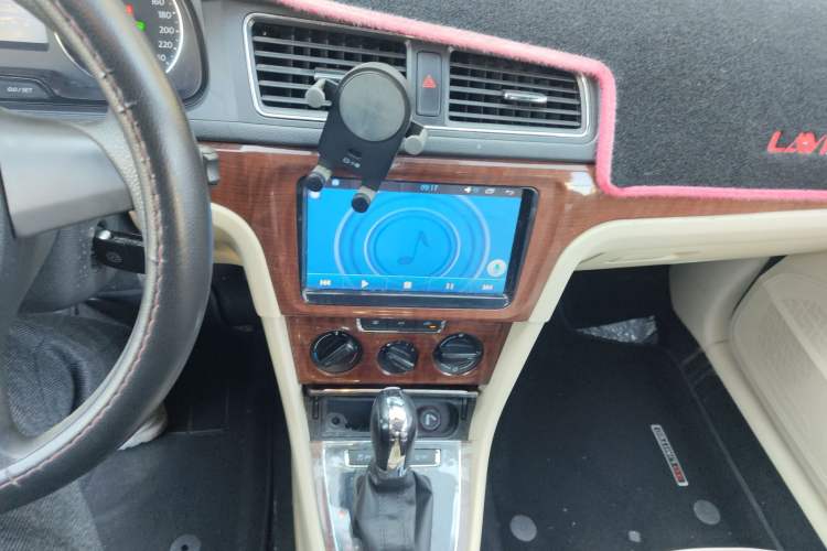 Used Volkswagen Lavida 2013 Restyled Classic 1.6L Automatic Comfort Edition
