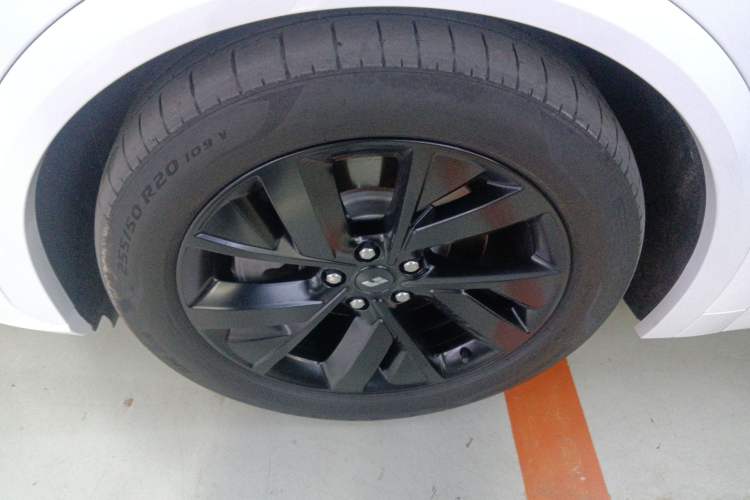 Used Li Auto L7 2023 Pro Model Exterior 4