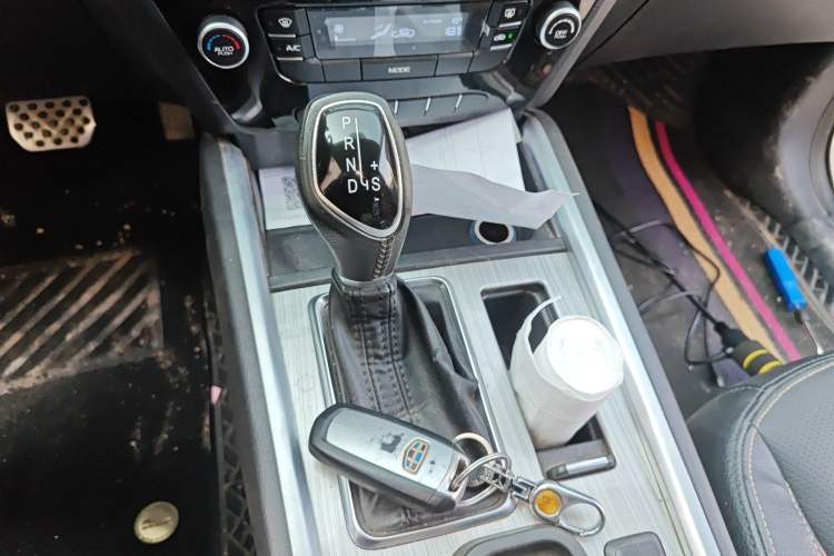 Used Geely Auto Vision X6 2016 1.3T CVT Luxury Model Gear Lever