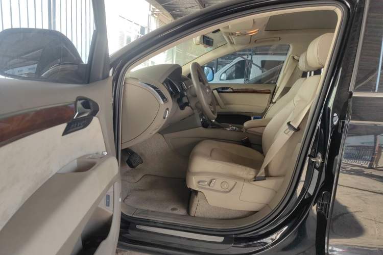 Used Audi Q7 2012 3.0 TFSI Technology Model (200kW) Left Front Seat