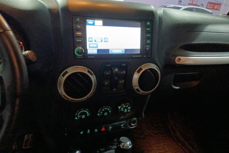 Used Jeep Wrangler 2017 3.0L Sahara Four-Door Comfort Edition
