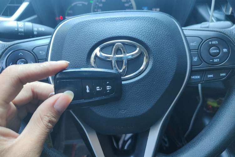 Used Toyota Corolla 2021 Dual-Motor 1.8L E-CVT Elite Edition
