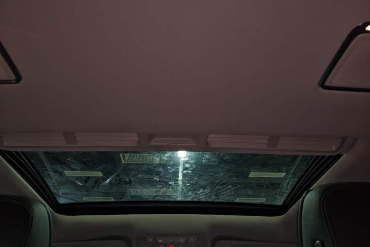 Used Mercedes-Benz E-Class 2016 E 200 L Sport Edition Headliner