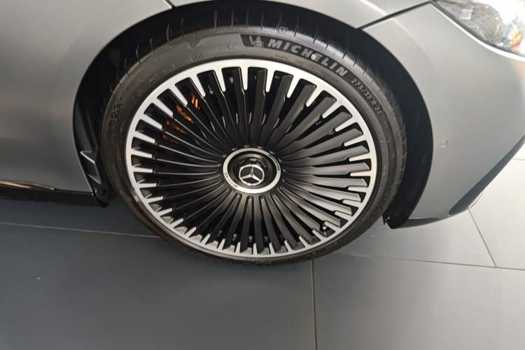 Used Mercedes-Benz EQS AMG 2022 AMG EQS 53 4MATIC+ Right Front Wheel Hub