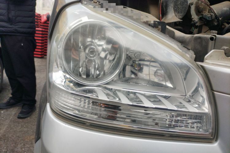 Used BAIC Weiwang 306 2013 1.2L Value Edition Comfort Type 7 Seats A12 China IV Emission Standard Right Front Headlight