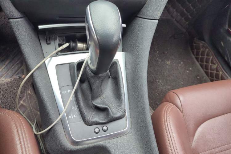 Used DS 5LS 2014 1.8L automatic Comfort version VTi140