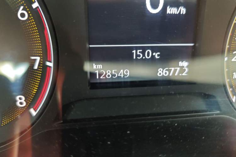 Used Volkswagen Bora 2019 1.5L Automatic Fashion Model Odometer Close Up