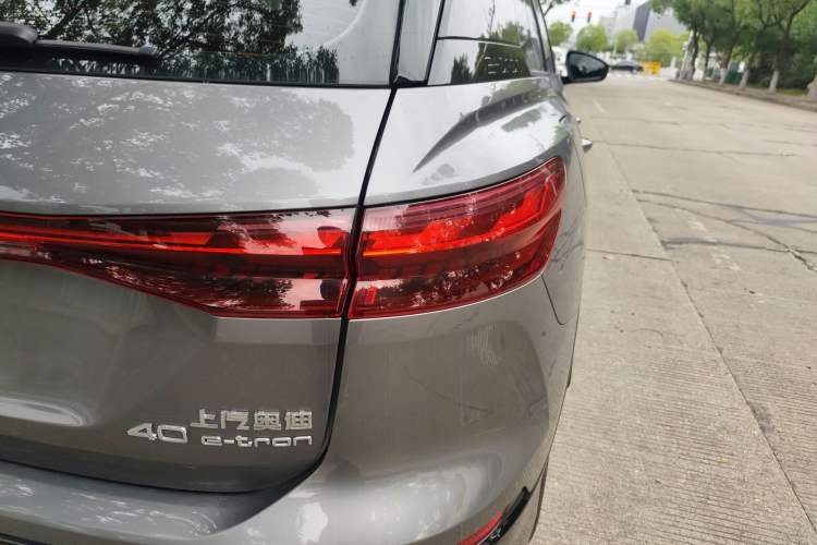 Used Audi Q5 e-tron 2022 40 e-tron Starlight Edition Mech Kit