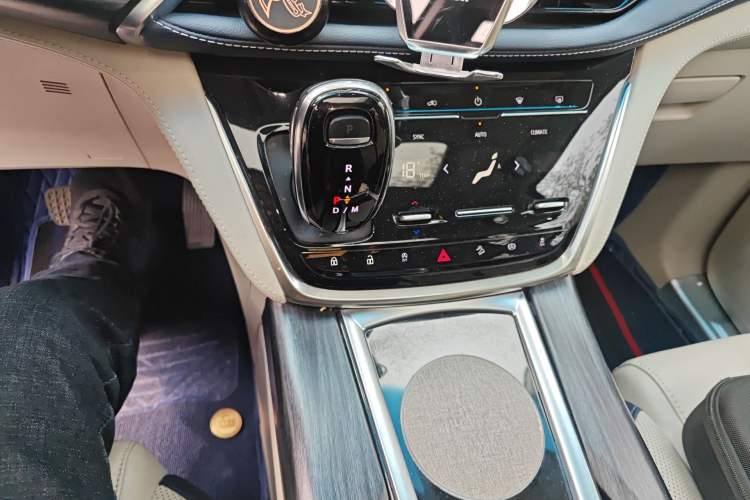 Used Buick GL8 2020 ES Land Cruiser 653T Comfort Edition Gear Lever