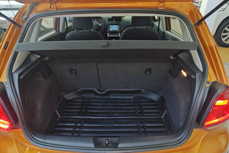 Used Volkswagen Polo 2014 1.6L Cross Polo Automatic