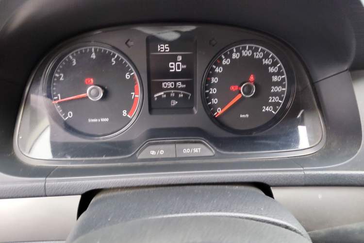 Used Volkswagen Gran Lavida 2013 1.6L Manual Fashion Model
