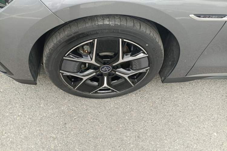 Used BYD Han 2024 EV Glory Edition 605KM Front-Wheel-Drive Premium Model Exterior 4