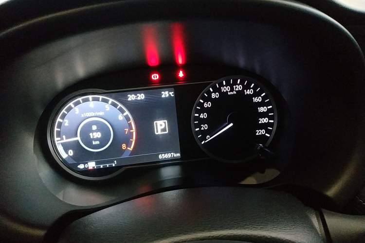 Used Nissan Kicks 2017 1.5L CVT Smart Drive Edition Instrument Cluster