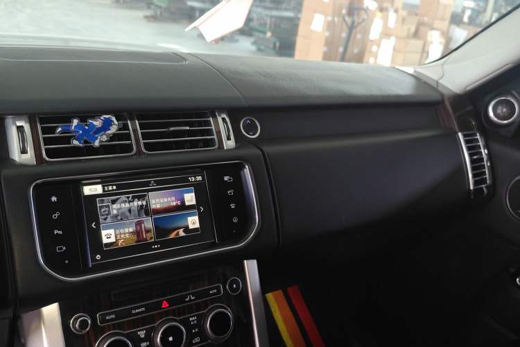 Used Land Rover Range 2016 3.0 SC V6 Vogue Extended Version
