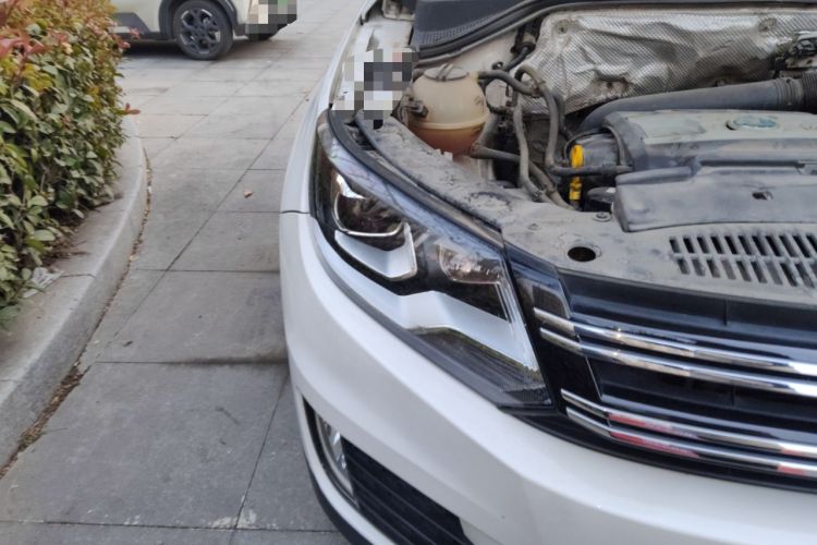 Used Volkswagen Tiguan 2015 1.8TSI Automatic Two-Wheel Drive Luxury Model Right Front Headlight