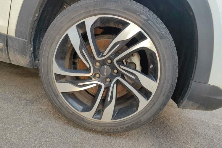 Used JETOUR X90 2020 1.5T Manual Shadow Joy Version 6 Seats Right Front Wheel Hub