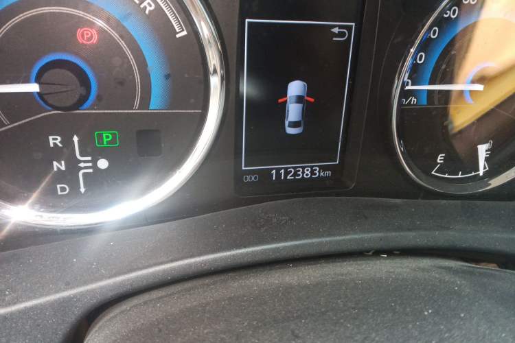 Used Toyota Corolla 2017 Revised Dual-Engine 1.8L E-CVT Elite Edition Odometer Close Up