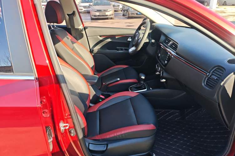 Used Kia KX Cross 2017 1.4L AT GLS
