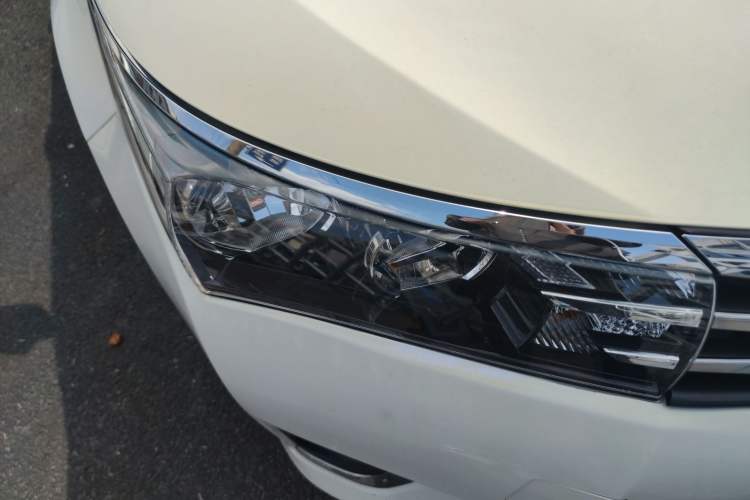 Used Toyota Corolla 2014 1.6L CVT GL Right Front Headlight