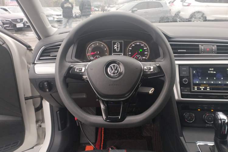 Used Volkswagen Lamando 2019 230TSI DSG Fashion Edition China VI