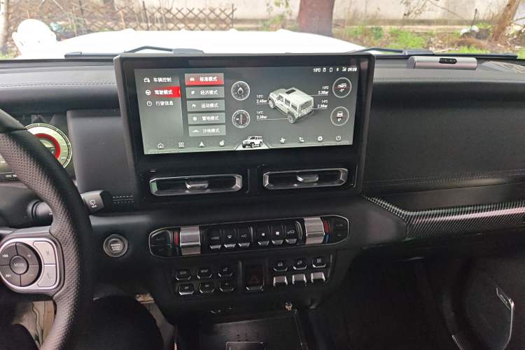 Used 212 T01 2024 2.0T Mechanic
