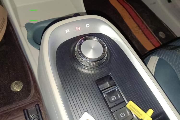 Used ORA Good Cat 2022 Morandi Edition 400km Standard Range Premium Version Lithium-Ion Battery