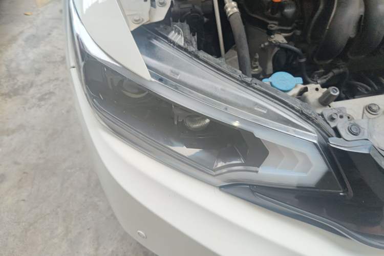 Used Honda Fit 2014 1.5L LX CVT Comfort Model Right Front Headlight