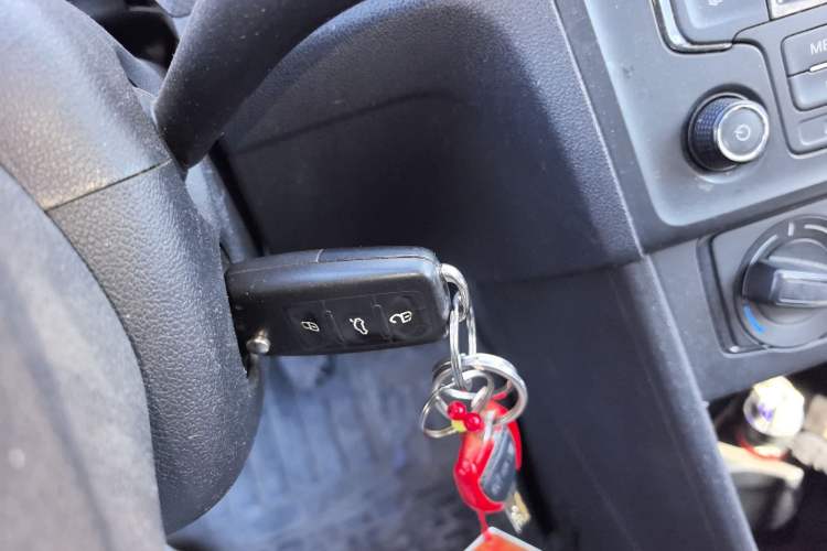 Used Volkswagen Jetta 2015 Value Edition 1.6L Manual Fashionable Style
