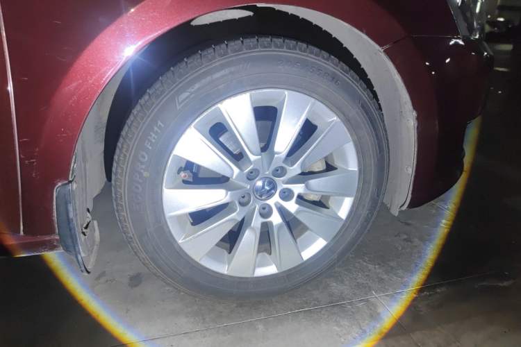 Used Volkswagen Lavida 2013 1.4TSI DSG Comfort Edition Right Front Wheel Hub