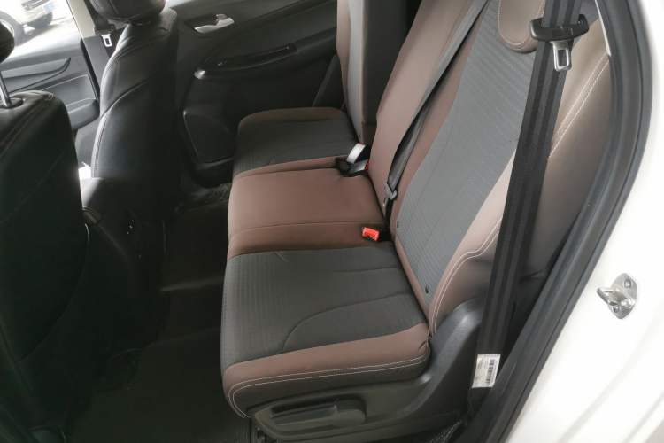 Used Baojun 730 2019 1.5T CVT Fashion Model 7 Seats China VI Emission Standard
