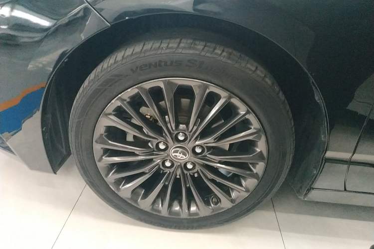 Used Toyota Avalon 2019 2.5L Touring Premium Version China VI Standard