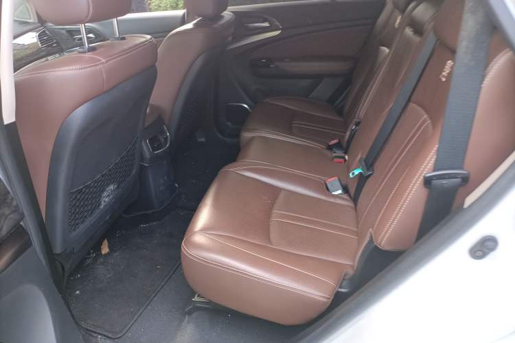 Used BYD Tang New Energy 2015 2.0T Four-Wheel-Drive Flagship Model Left Rear Seat