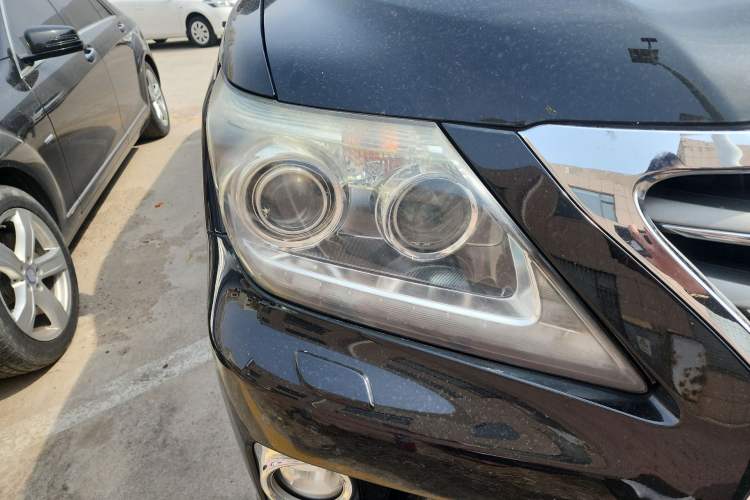 Used Lexus LX 2013 570
