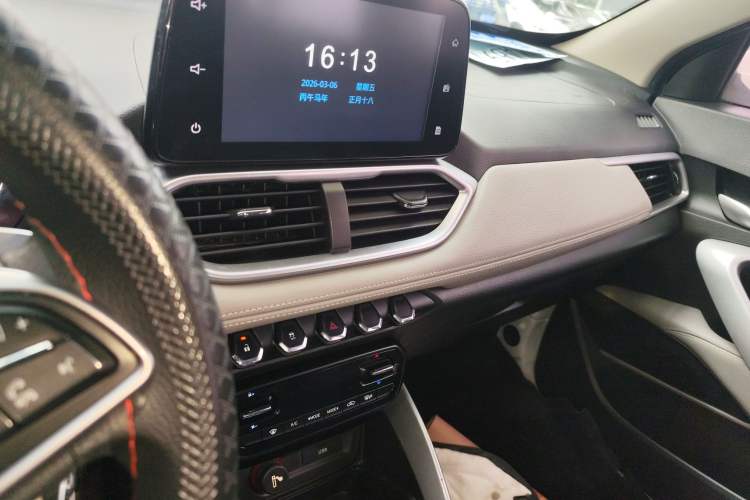 Used Baojun 510 2017 1.5L Automatic Fashion Model
