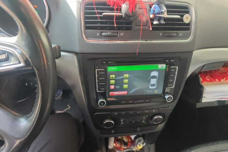 Used Skoda Yeti 2014 1.4 TSI DSG Polar Edition Audio And AC Panel