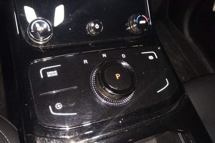 Used NETA U 2022 Zhi400 Pro Ternary Lithium Gear Lever