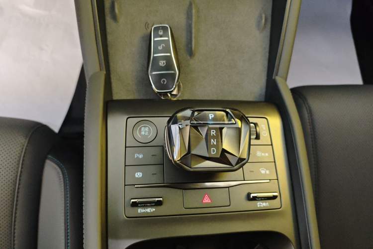 Used BYD Qin PLUS 2025 DM-i Smart Drive 120KM Superior Model