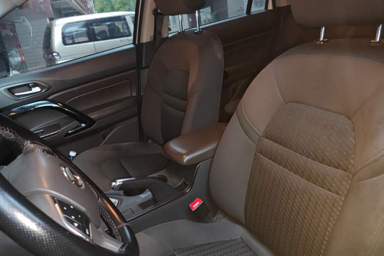 Used GAC Trumpchi GS4 2017 200T G-DCT Two-Wheel Drive Elite Edition Left Front Seat