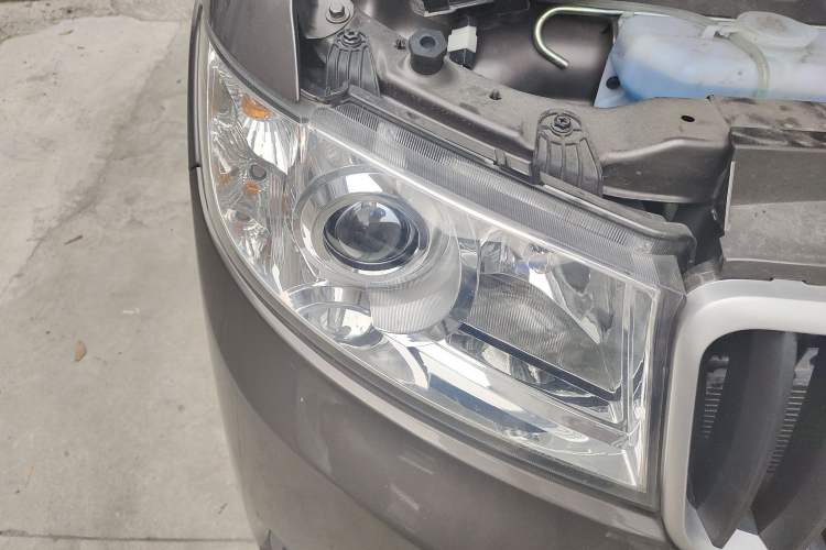 Used Jinbei New Hiace X30L 2023 1.5L Super Enjoyment Van 2/5 Seats Non-Air-Conditioned Version SWC15M